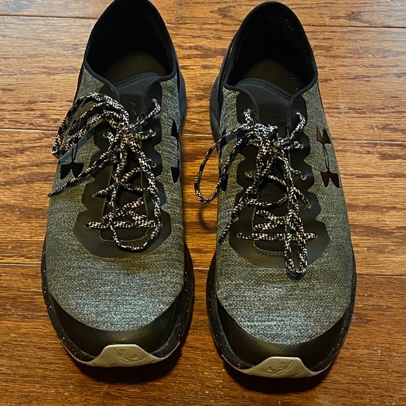 Men’s Under Armour athletic shoes 11 - Picture 2 of 4